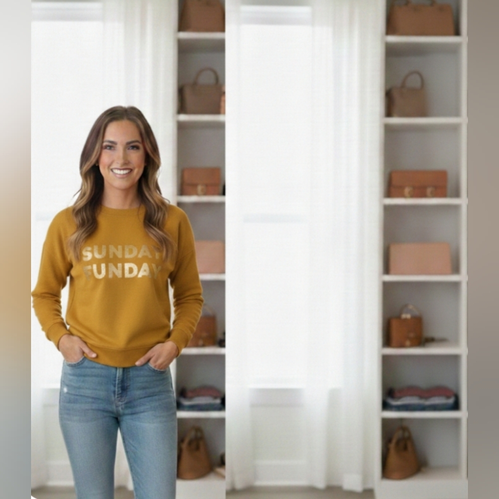 SUNDAY FUNDAY Gold Graphic Long Sleeve Top – Size L 💛